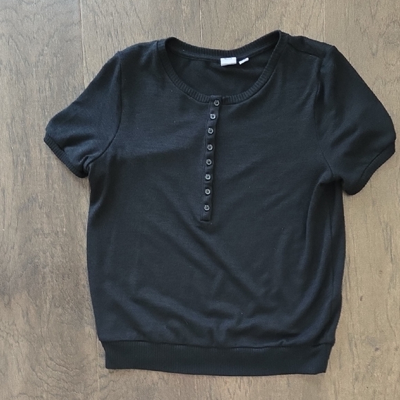 GAP Black Kids Short Sleeve Henley Tee - Picture 1 of 3